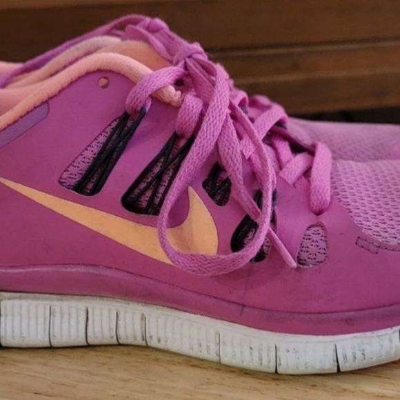 Nike Free 5.0 Running Shoes - Picture 2 of 5